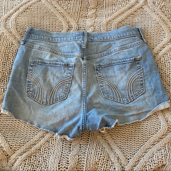 Medium Rinse High Rise Jean Shorts - Picture 2 of 3